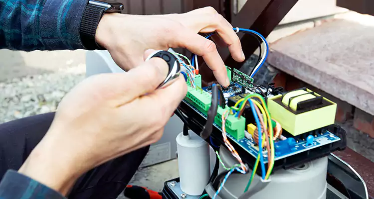 Automatic Driveway Gate Repair in Southchase, FL