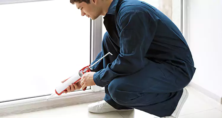 Window Glass Caulk Repair in Southchase, FL
