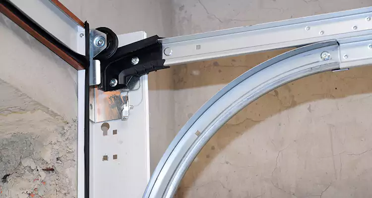 Maintain Liftmaster Garage Door Off Track in Southchase, FL